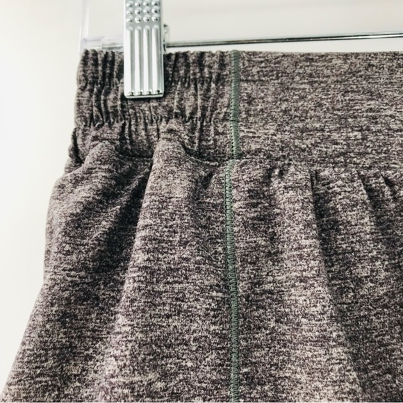 Lululemon Hotty Hot Low Rise 4" Athletic Shorts Gray Size 8 - Picture 2 of 7